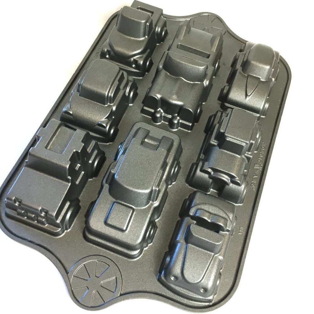 NORDIC WARE Vtg Car Automobile Cake Muffin Pan EUC